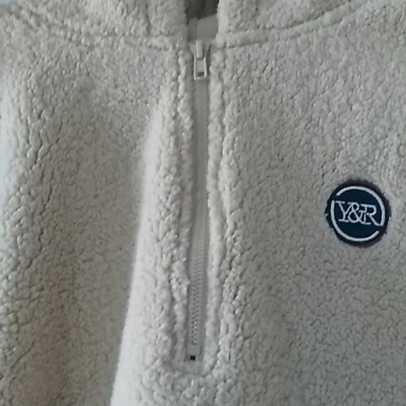 Y&R Cuffed Fur Hoodie - Picture 5 of 6